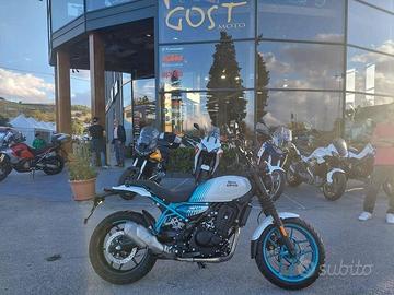 Royal Enfield Guerrilla 450 Brava Blue