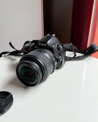 Nikon D3100 + ottica 18-55mm + accessori