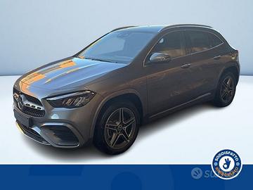 Mercedes-Benz GLA 250 E PLUG-IN HYBRID AUTOMA...