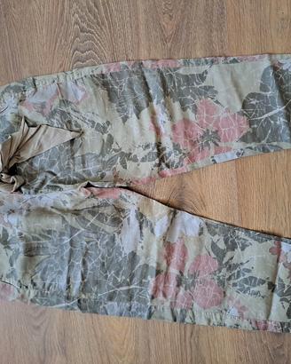 stock di pantaloni taglia S