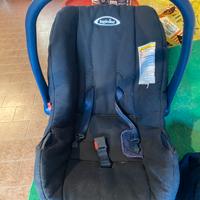 Seggiolino auto Inglesina di colore blu