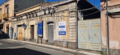 SANTA VENERINA casa fronte strada mq.200