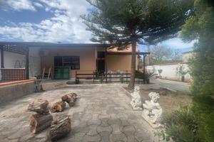 Rif 512 villa con giardino