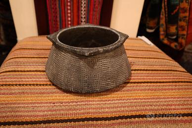 Portaoggetti persiano in pietra