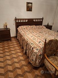 Camera matrimoniale in legno massiccio