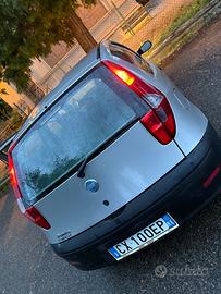 FIAT Punto 1ª serie - 2005