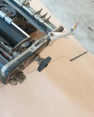 Macchina da scrivere Olivetti M20