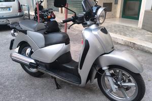 scarabeo 125 