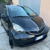 TOYOTA AYGO CON SOLI “130 mila km “