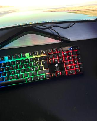 Tastiera e mouse da gaming Trust con Led