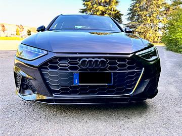 Audi A4 40 QUATTRO Sline