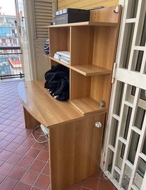 Scrivania e libreria in legno