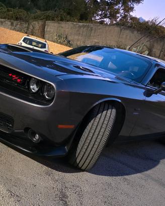 Dodge challenger