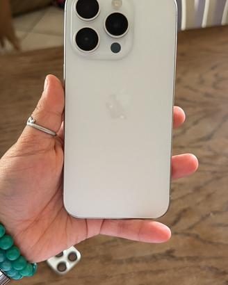 iphone 15 pro bianco