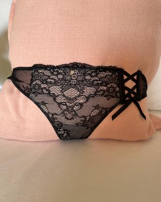 Brasiliana in pizzo Intimissimo