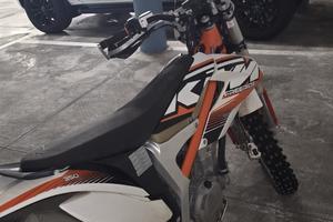 KTM 350, SOLO 1.000km!