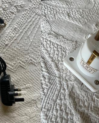 Alimentatore + adattatore --- UK + EU-