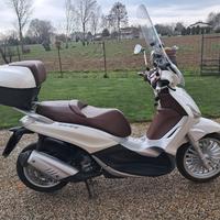 Beverly 300IE anno 2011