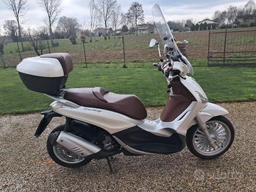 Beverly 300IE anno 2011