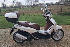 Beverly 300IE anno 2011