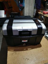 Top case Givi trekker  46 litri o 33 litri.
