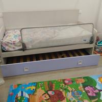 letto singolo completo di materasso e comodo 