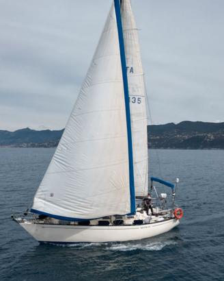 Barca a vela natante con posto barca.