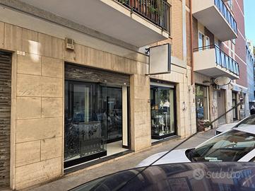 Locale Comm Cagliari P.zza Giovanni mq 75
