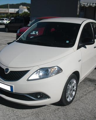 Lancia Ypsilon GPL 1.2 69 CV E6 Gold, PERFETTE CON