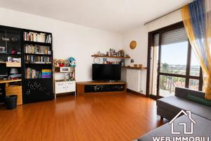 Attico / Mansarda di 263 m² con più di 5 locali e 