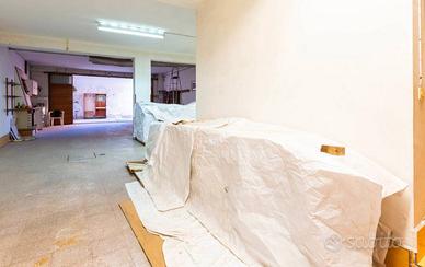 Locale magazzino/garage