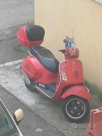 piaggio vespa 300 gts rossa