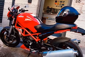 DUCATI MONSTER 695  -  12.000 km