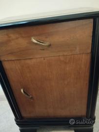 Coppia di comodini vintage