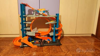 Hotwheels garage