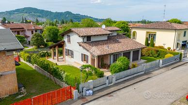 VILLA SINGOLA A CANOSSA
