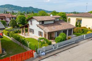 VILLA SINGOLA A CANOSSA