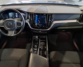 VOLVO XC60 B4 (D) AWD GEARTRONIC MOMEN