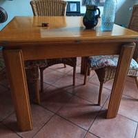 Tavolo quadrato allungabile e tavolino