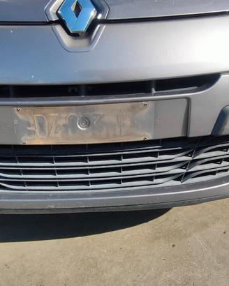 RENAULT MEGANE 2009 PARAURTI ANTERIORE