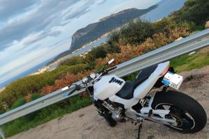 Honda Hornet 600 – 2004 – Tagliandata – Accessori