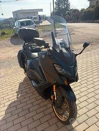 TMAX 560 Top di Gamma – Super Accessoriato