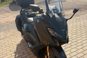 TMAX 560 Top di Gamma – Super Accessoriato