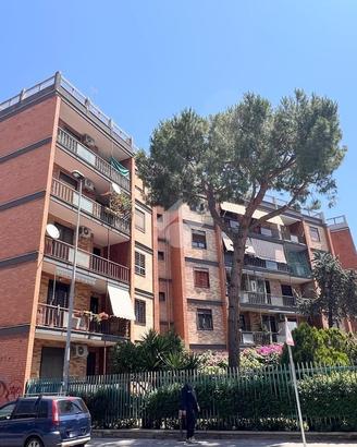 3 LOCALI A BARI