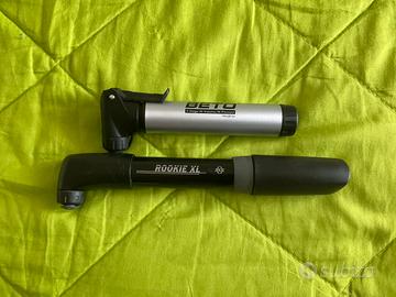 Coppia gonfia gomme  bicicletta