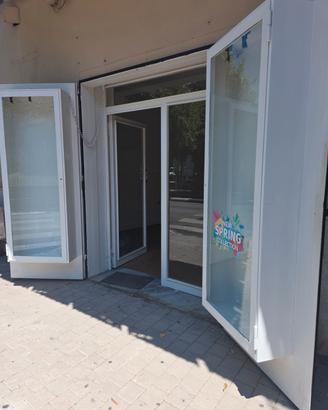 Fittas8 locale commerciale