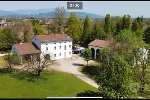 Parco fabbricati e laghetto