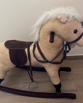 Cavalluccio a dondolo per bambini