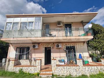 Villa o villino Monreale [Cod. 04/25VRG]