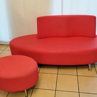 Divano con Pouf colore Rosso in Ecopelle 